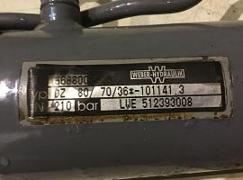 Liebherr LTM 1055-3.2 steering centering cylinder