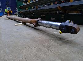 Liebherr LTM 1060 Telescopic boom cylinder