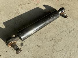 Liebherr LTM 1160-2 steering cylinder axle 2