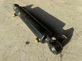 Liebherr LTM 1160-2 steering cylinder axle 2