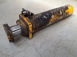  Liebherr LTM 1100-5.2 ballast extension ram