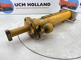 Liebherr LTM 1050-1 ballast extension ram