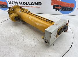 Liebherr LTM 1050-1 ballast extension ram