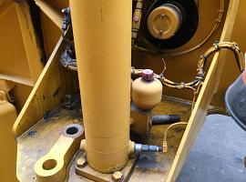 Liebherr LTM 1060-2 counterweight cylinder 