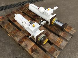 Liebherr LTM 1060-2  counterweight cylinder 