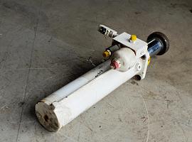 Liebherr LTM 1060-2 ballast extension ram 