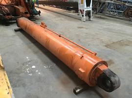 Liebherr LTM 1200/1 boom cylinder