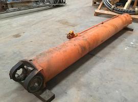 Liebherr LTM 1200/1 boom cylinder