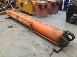 Liebherr LTM 1200/1 boom cylinder