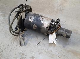 Liebherr LTM 1070 hydraulic and electric swivel