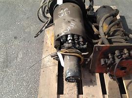 Liebherr LTM 1070 hydraulic and electric swivel