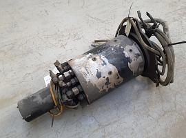Liebherr LTM 1070 hydraulic and electric swivel