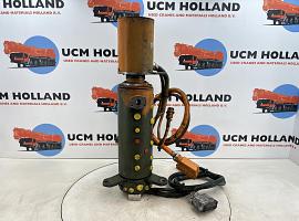 Faun ATF 30-2 hydraulic and electric swivel