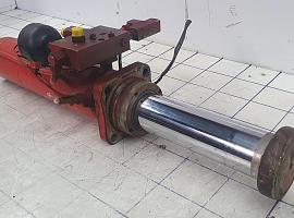 Liebherr LTM 1060-2 counterweight cylinder  