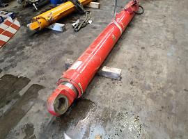 Faun ATF 60-4 boom cylinder