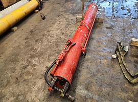 Faun ATF 60-4 boom cylinder