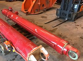 Faun ATF 60-4 boom cylinder