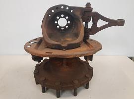 Grove GMK 6250 steering knuckle and hub