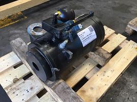 Liebherr LTM 1250-6.1 counterweight cylinder left