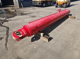 Demag AC 700 Boom cylinder left