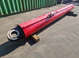 Demag AC 700 Boom cylinder left