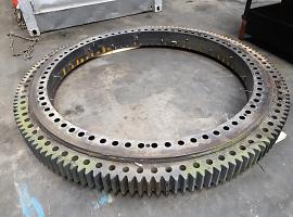 Demag AC 700 slew bearing