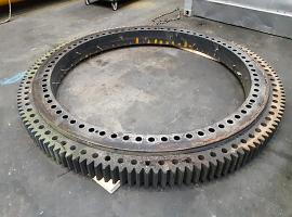 Demag AC 700 slew bearing