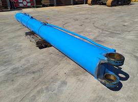 Grove GMK 6400 boom cylinder