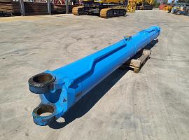 Grove GMK 6400 boom cylinder