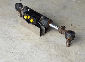 Faun ATF 45-3 steering cilinder left axle 3