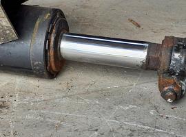 Faun ATF 45-3 steering cilinder left axle 3