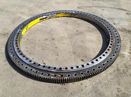 Grove GMK 5100 slewing ring