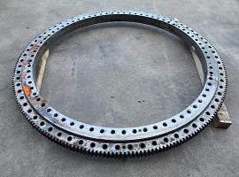 Liebherr LTM 1200/1 slewing ring