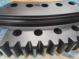 Liebherr LTM 1300 Roller slewing ring