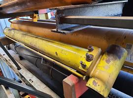 Grove AT 422 Boom cylinder