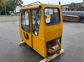 Grove GMK 3050 operators cab