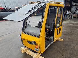 Grove GMK 3050 operators cab