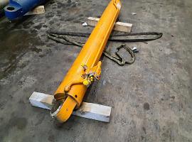 Faun ATF 30-2 Boom cylinder