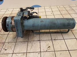Liebherr LTM 1040-2.1 ballast extension ram