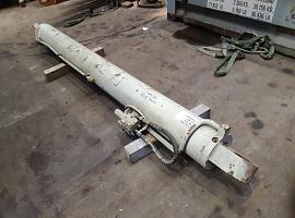 Krupp KMK 3050 Boom cylinder