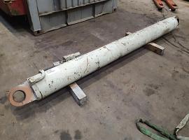 Krupp KMK 3050 Boom cylinder