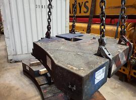 Demag AC 205 counterweight left side 1,9 ton