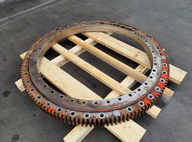 Liebherr LTM 1060 slewing ring