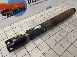 Grove AT 422  outrigger cylinder