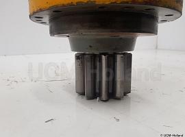 Grove GMK 3050 slew gear   
