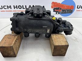 Grove GMK 2035 steering box 