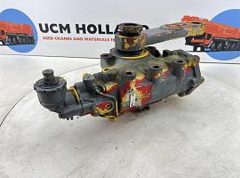 Grove GMK 3050 steering box  
