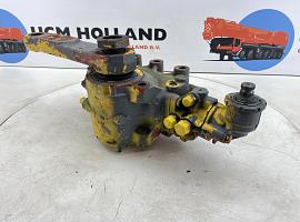 Grove GMK 3050 steering box  