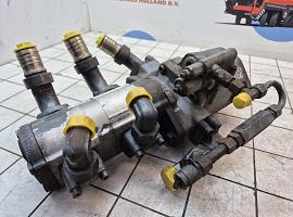 Liebherr LTM 1055-3.2 three way gear pump