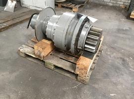 Liebherr LG 1550 slew gear  